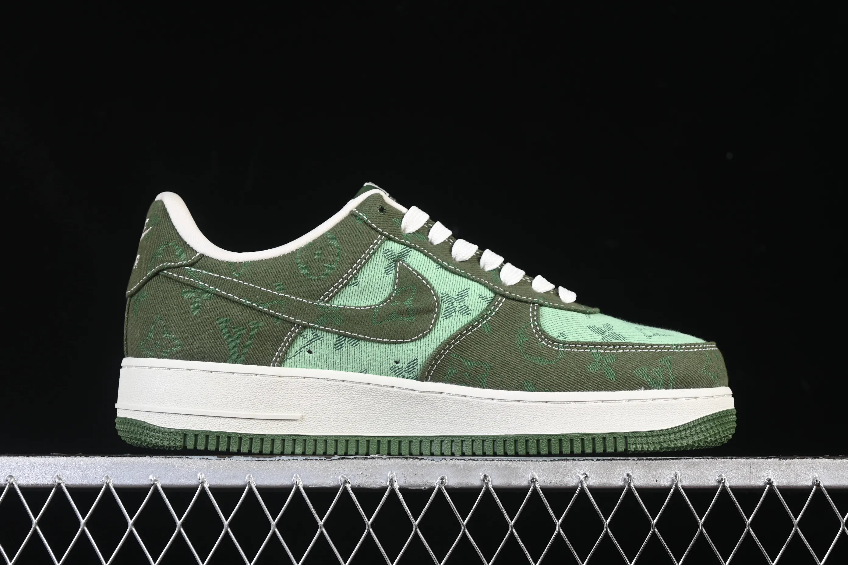 All categories Nk Air Force 1 Air Force series Nk Air Force 1 Low Air Force low top Nike Air Force 1'07 Low joint light green dark green Air Force 1 low top casual sneakers YF9511-822
